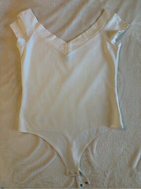 Express White Off-Shoulder V-Neck Bodysuit